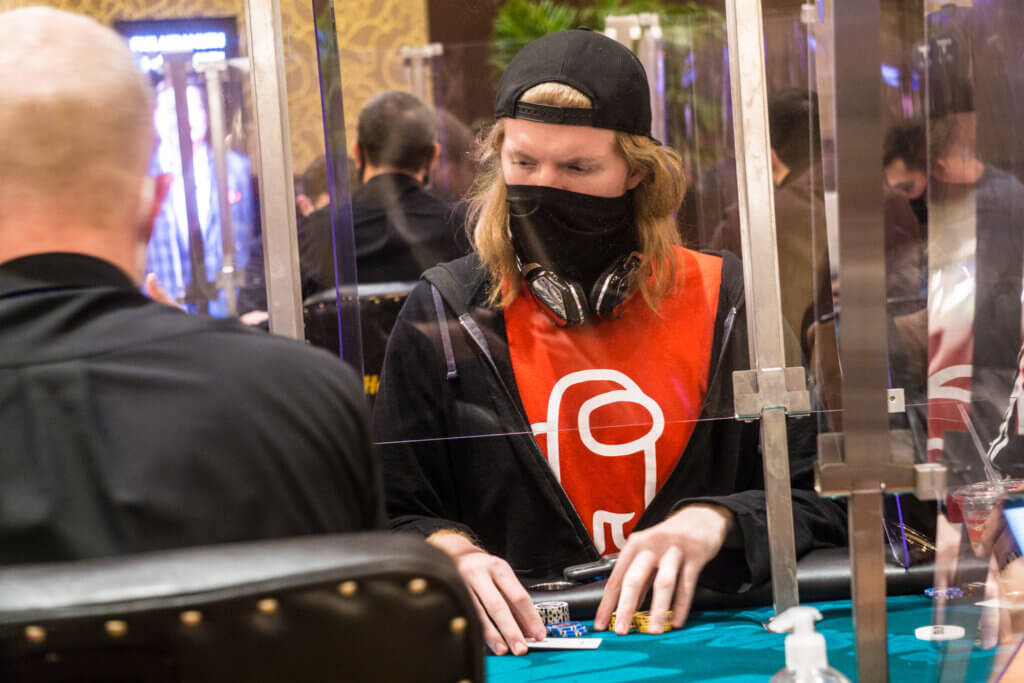 Landon Tice gets derision for throwing the towel in the heads-up challenge vs. Bill Perkins