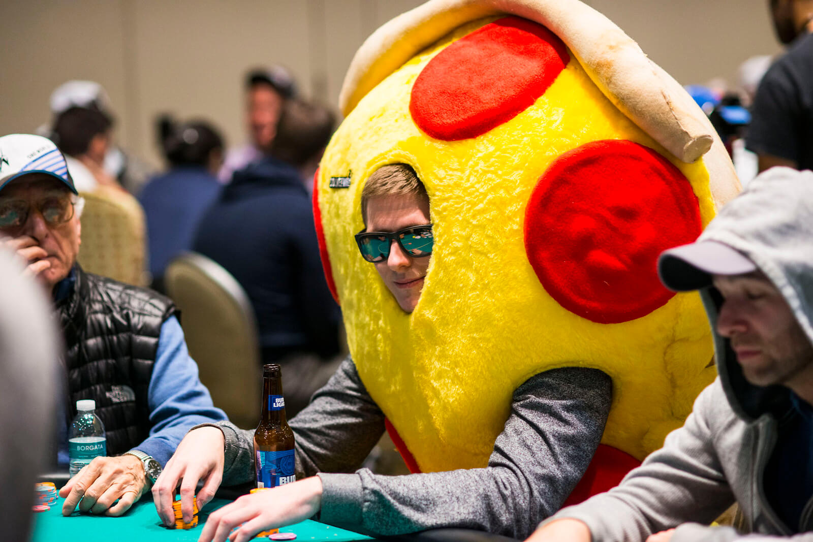PokerPaint owner steals pictures from photographers and sells them without permission