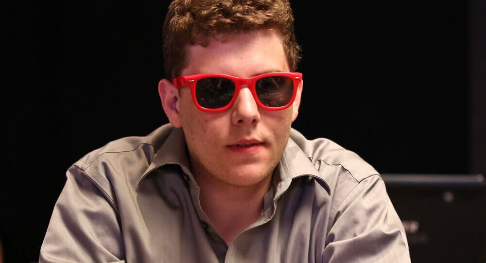 Poker pros report large sums of cash getting seized by customs at US airports