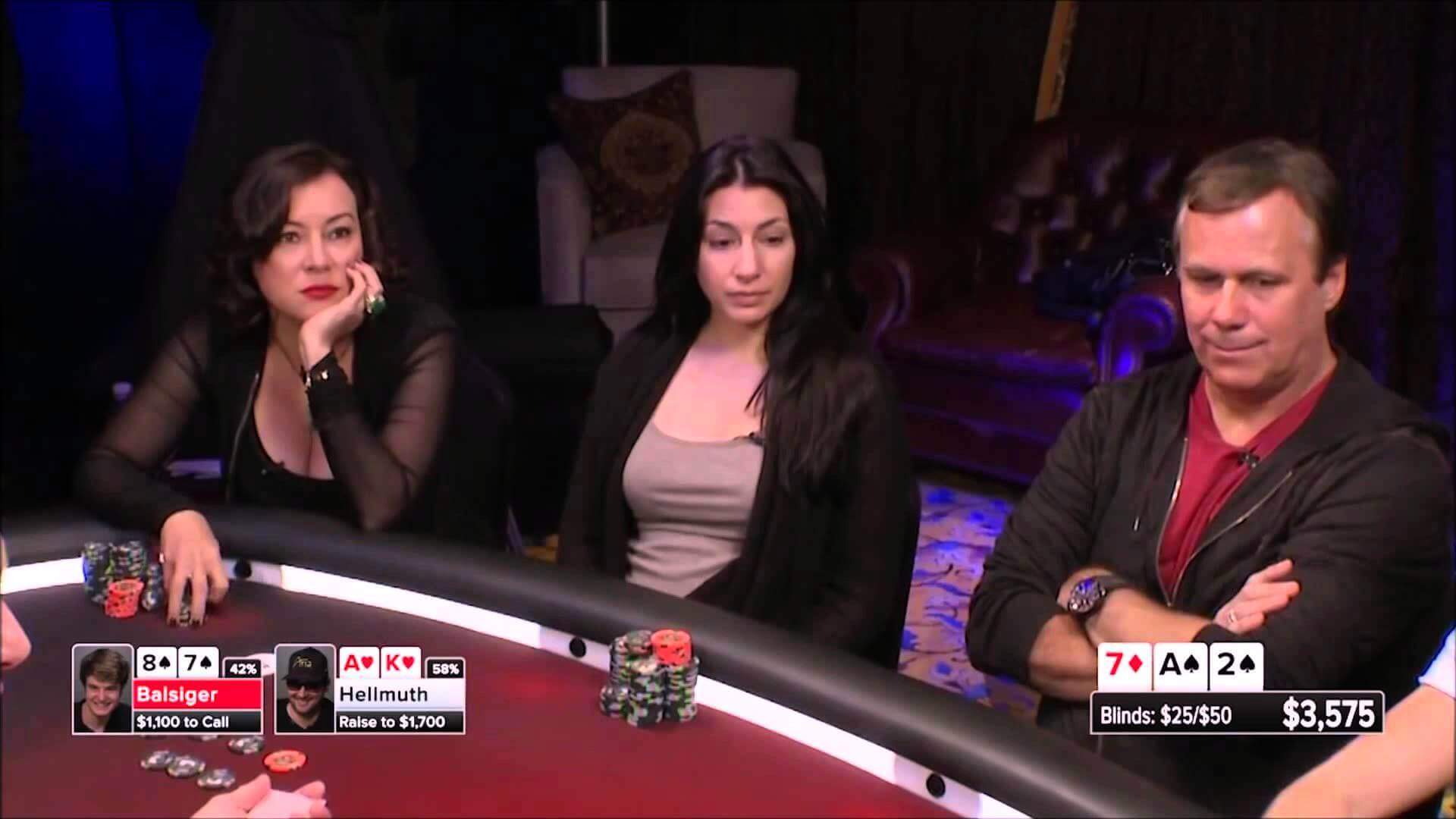 Poker pros report large sums of cash getting seized by customs at US airports