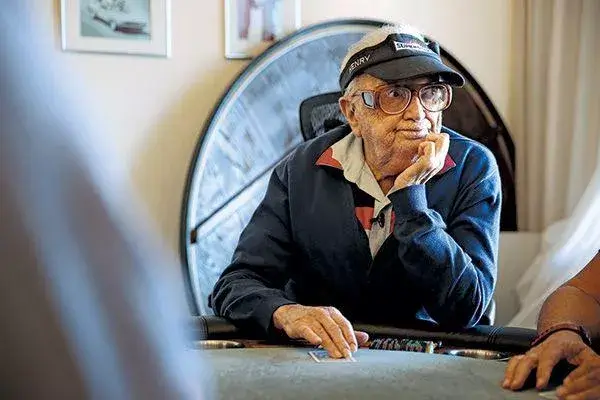 Hole card camera inventor Henry Orenstein dies at age 98