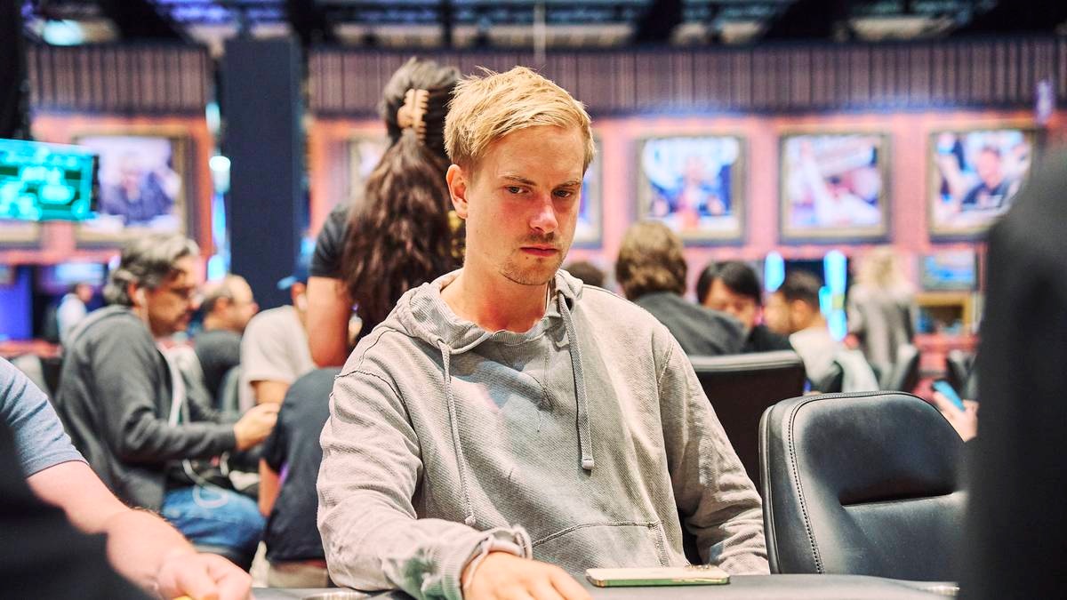 Viktor Blom Viktor Blom