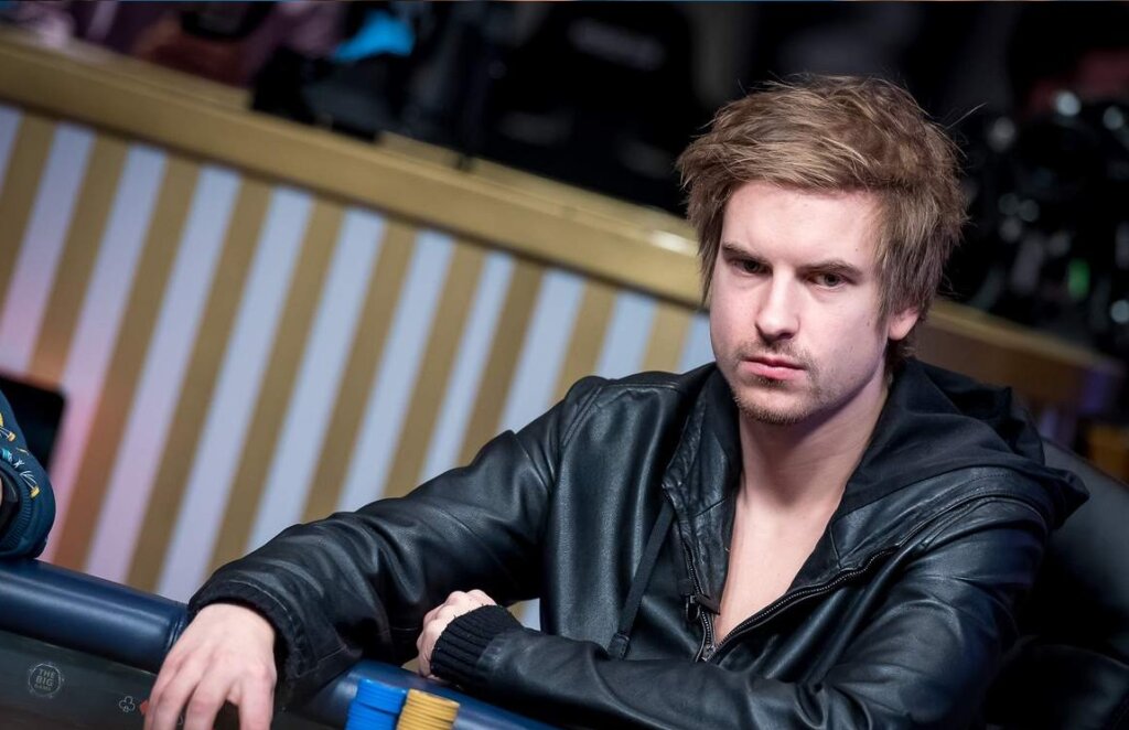 Viktor Blom Viktor Blom