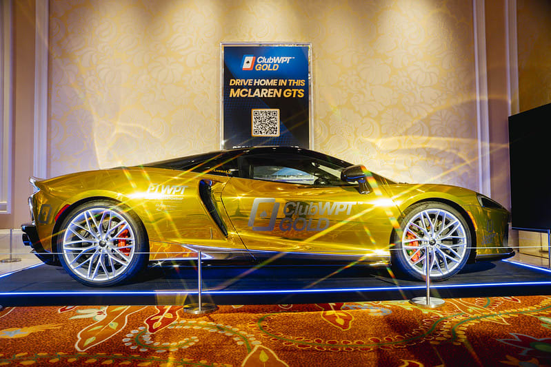 GoldMcLarenGTS