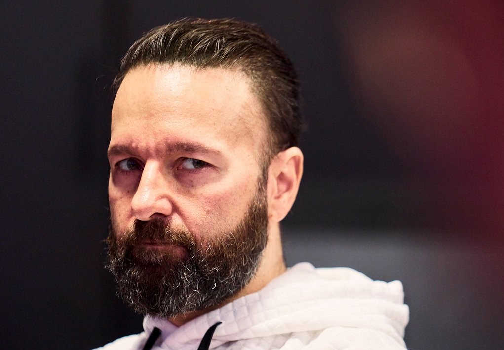 Negreanu1a Negreanu1a